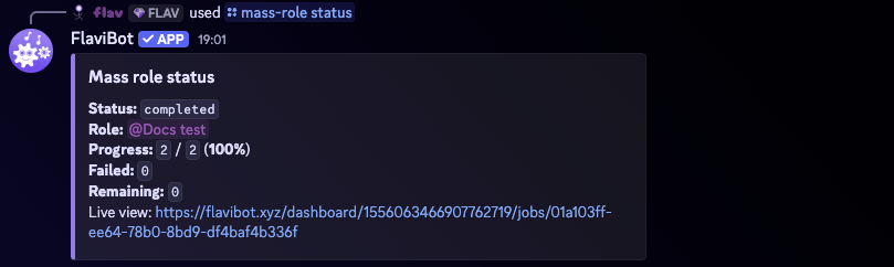 FlaviBot's reply to /mass-role status: the role was given to every member of the server, with none failed and none left